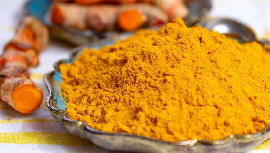 Tinh bột nghệ cho người đau dạ dày